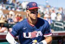 Aaron Judge Trolled by Fans for ‘Worst Speech Ever’ Aaron Judge Trolled by Fans for 'Worst Speech Ever'