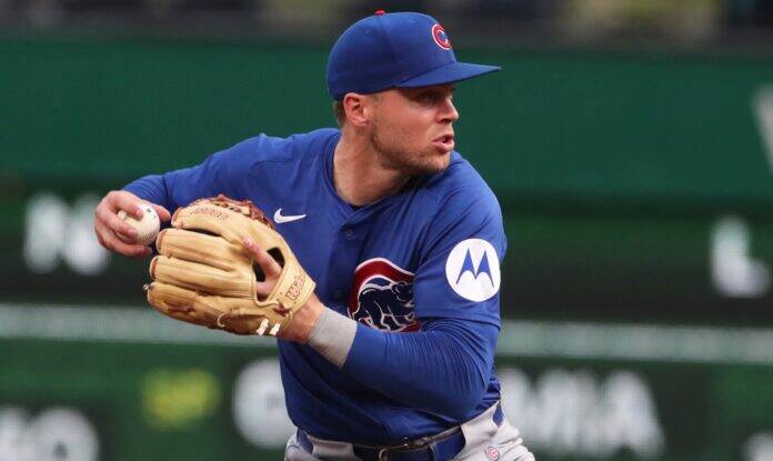 MLB Insider Suggests Cubs Send Gold Glover to Yankees Midseason