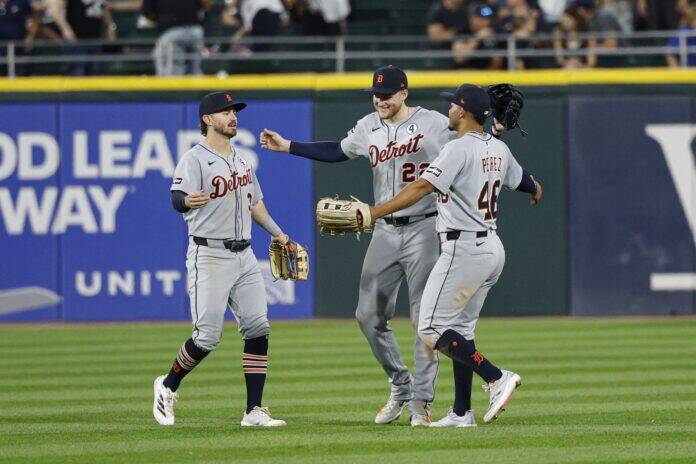 Detroit Tigers Pull Off the Most Bizarre Catch Detroit Tigers Pull Off the Most Bizarre Catch